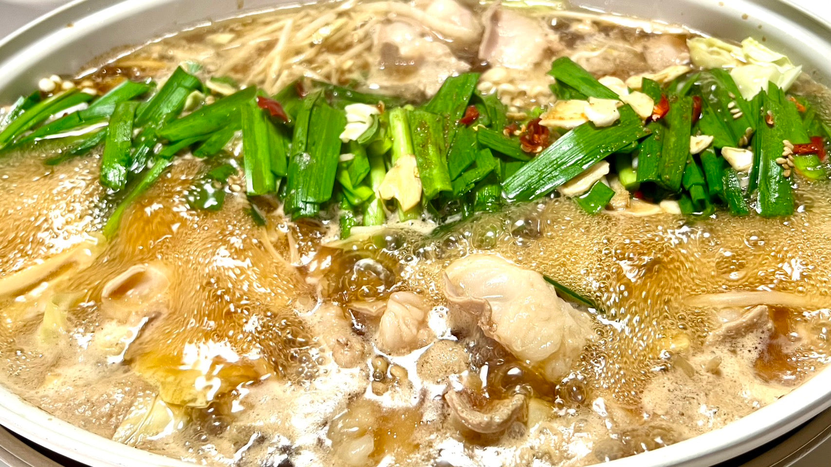 最高クラスの大トロホルモンが絶品！「国産牛もつ鍋セット」を紹介