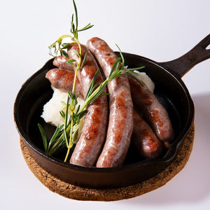 スキレットに盛った焼きソーセージとマッシュポテト、ローズマリー/blogs/column/sausage-wiener-chigai